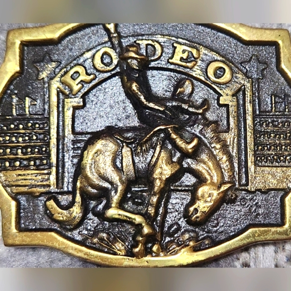RODEO BRASS HL - 5591 From 1983 SOLID BELT Buckle Registered COLLECTION Heritage